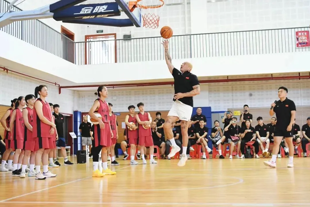 篮球模拟训练中的体能训练解决方案_2